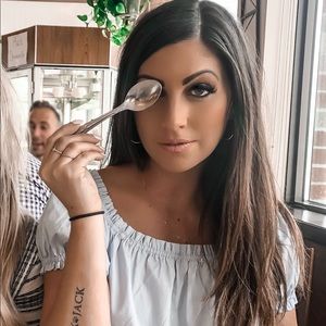 Meet your Posher, Nikki!